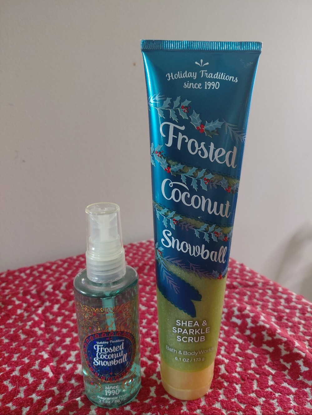 Bath & Body Works Teal & Gold Frosted Coconut Snowball Scrub